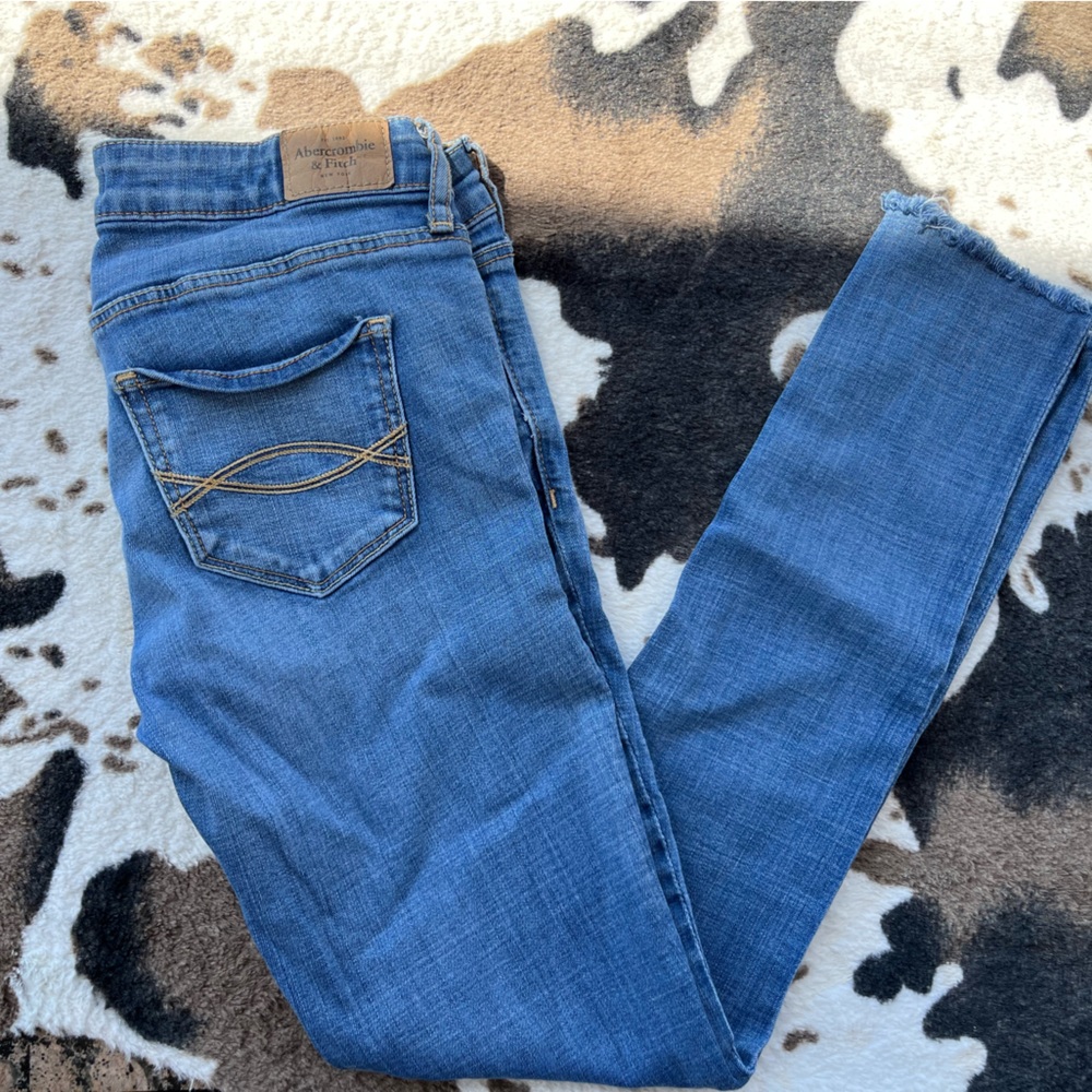 Abercrombie and fitch jeans size 2R